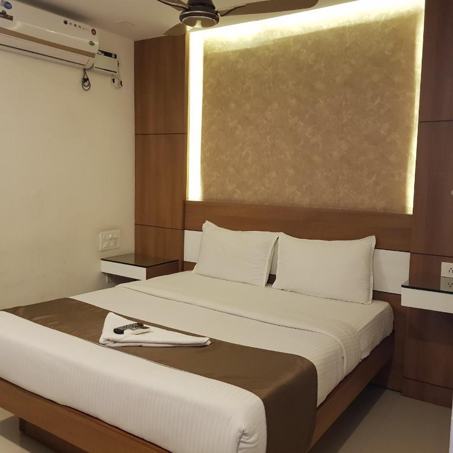 The Galaxy Suites Kochi Екстер'єр фото
