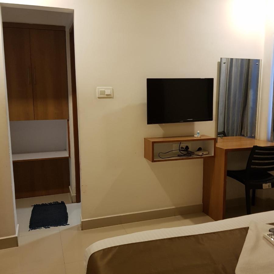 The Galaxy Suites Kochi Екстер'єр фото