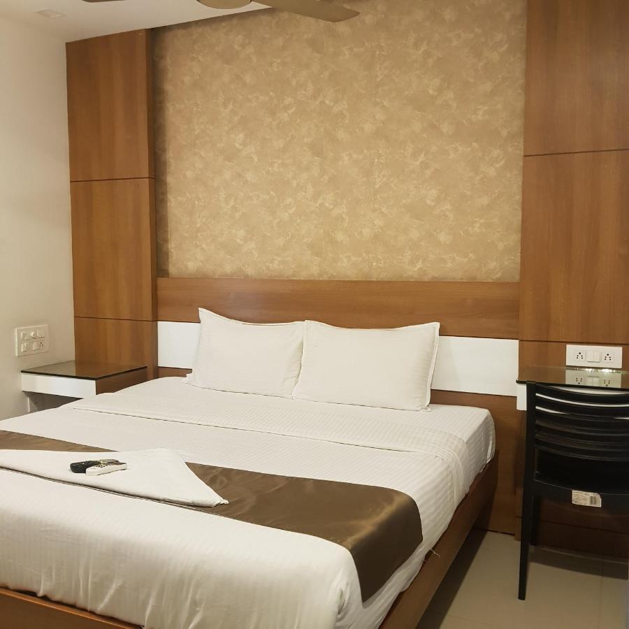 The Galaxy Suites Kochi Екстер'єр фото