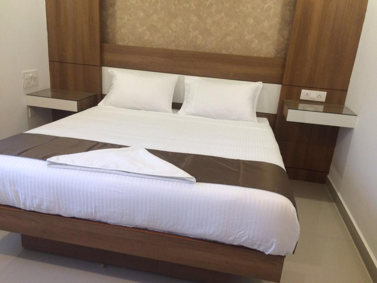 The Galaxy Suites Kochi Екстер'єр фото