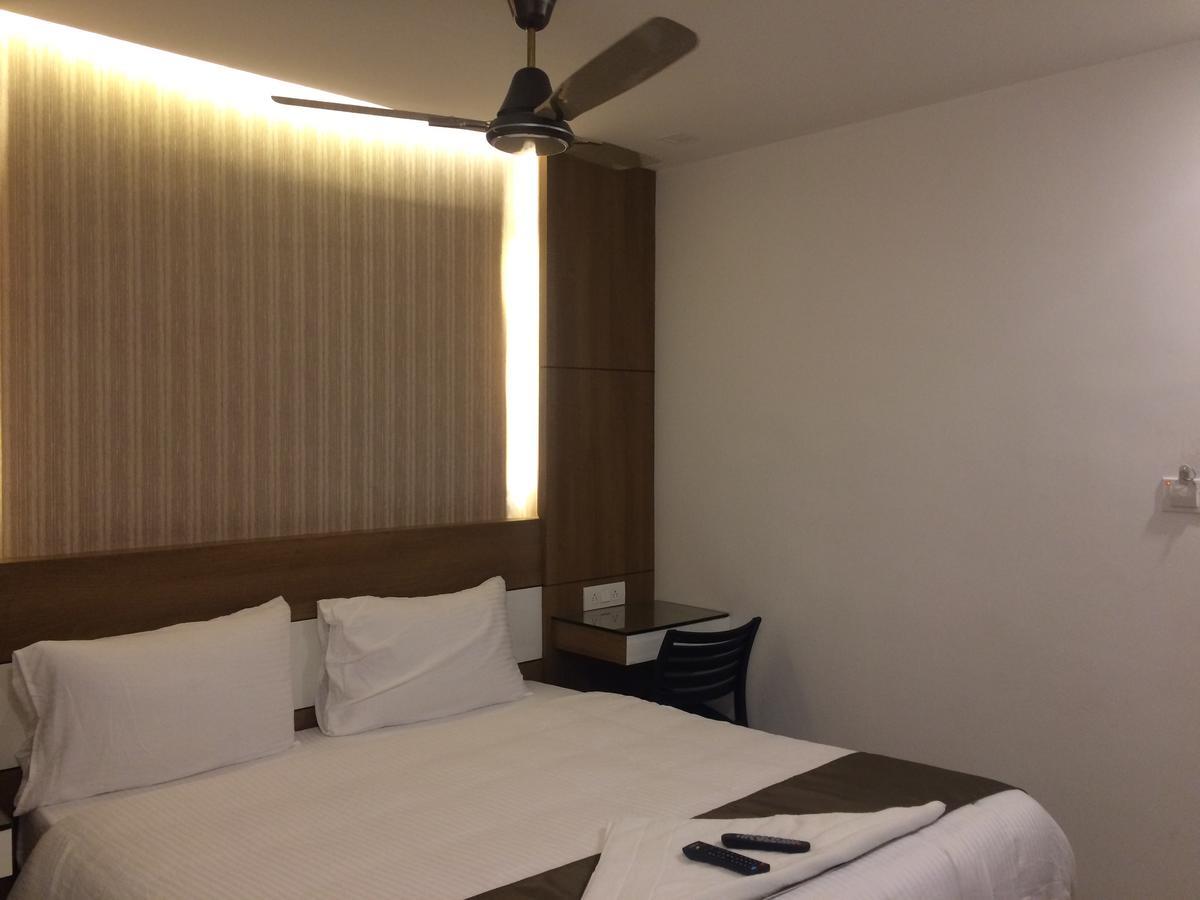 The Galaxy Suites Kochi Екстер'єр фото